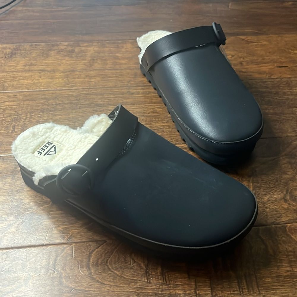 Reef Black Mules with Cream Lining